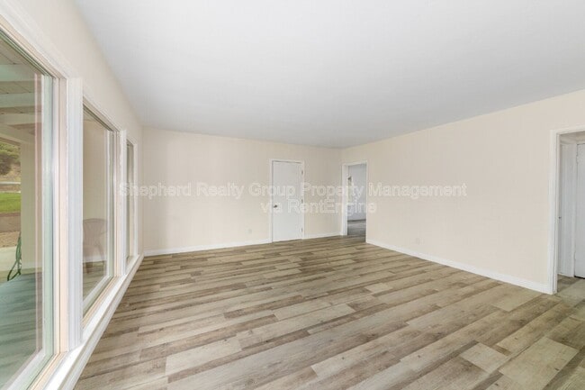 Photo - 742 W 36th St
