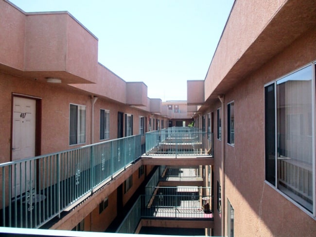 Photo - 13915 Oxnard St Unit 213