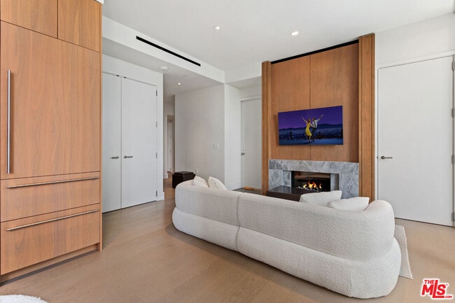 Photo - 211 Elm Ct Unit 3C