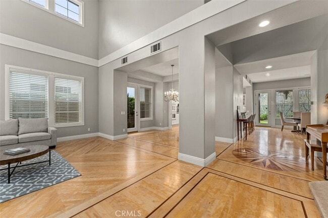 Photo - 46 Downfield Way