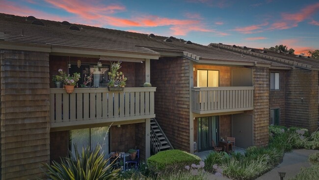 Building Photo - Stunning 1 Bedroom 1 Bath in Dana Point Unit 50