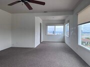 Photo - 1121 W Redwood St Apartment
