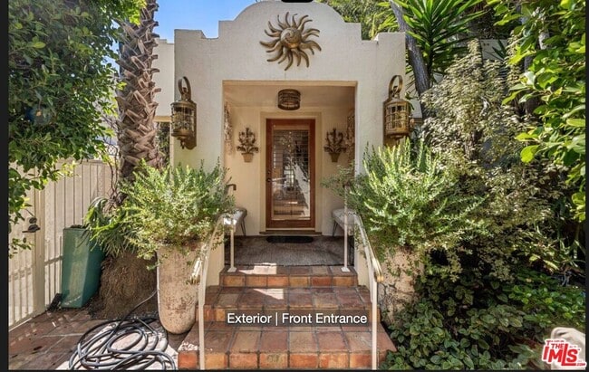 Building Photo - 9060 Harland Ave