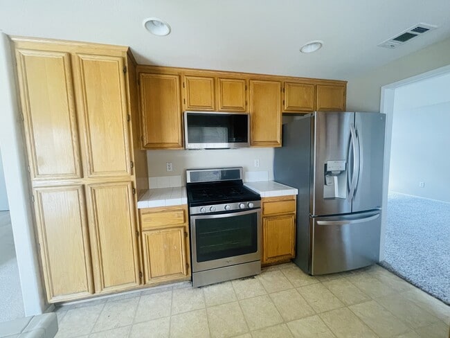 Photo - 1439 Avena Way