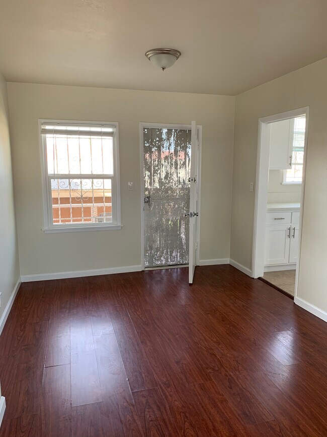 Dinning room - 3311 W 78th St Unit 1