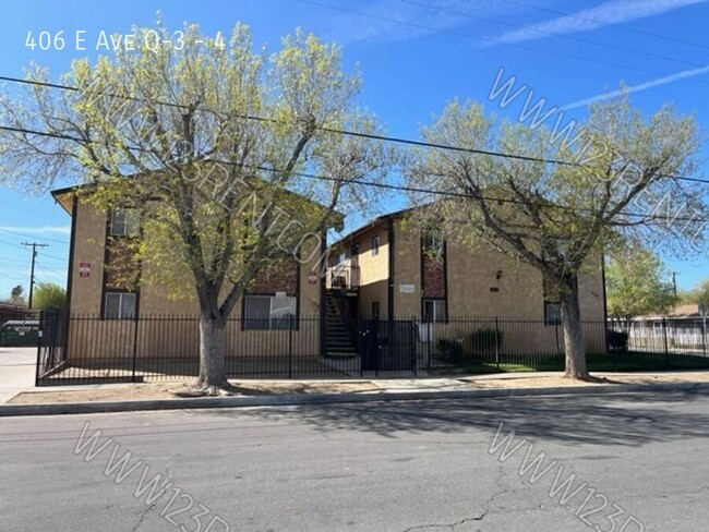 Photo - 406 E Ave Q Apartment Unit 4