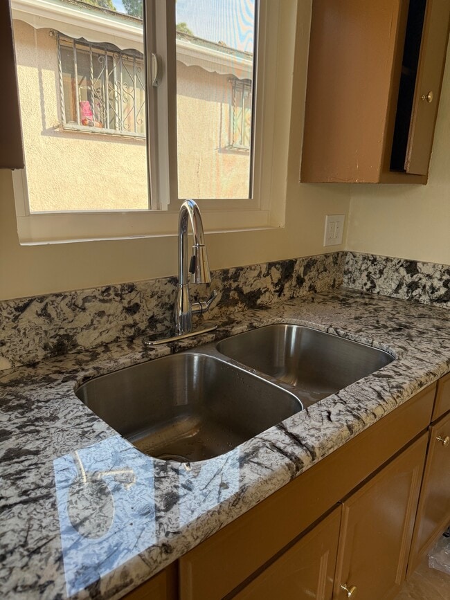 Photo - 7130 Newell St Unit B