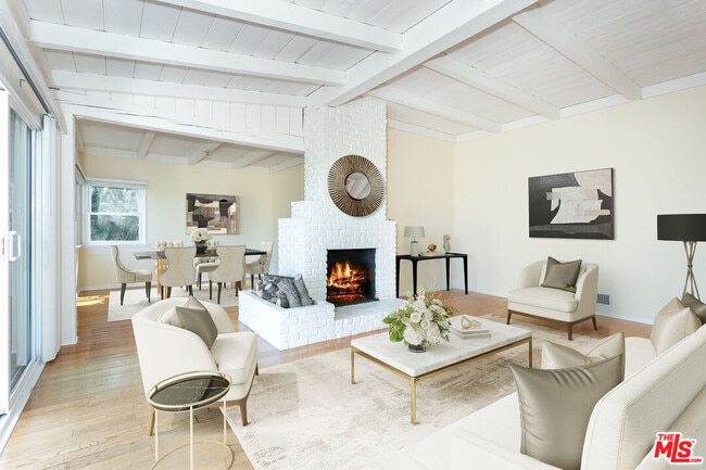 Photo - 2536 Roscomare Rd