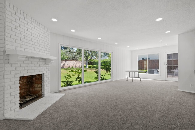 Photo - 12823 Delano St House