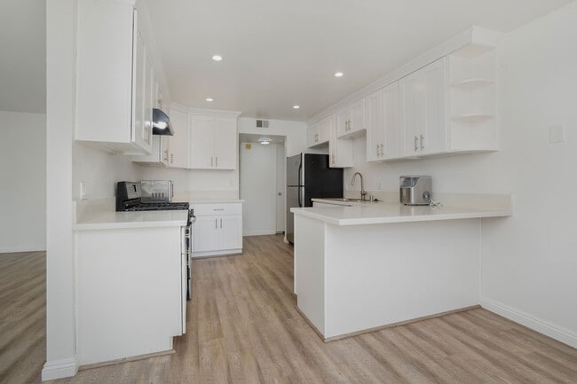 Photo - 712 Pacific St Unit 712 Pacific St. #2 Santa Monica CA 90405