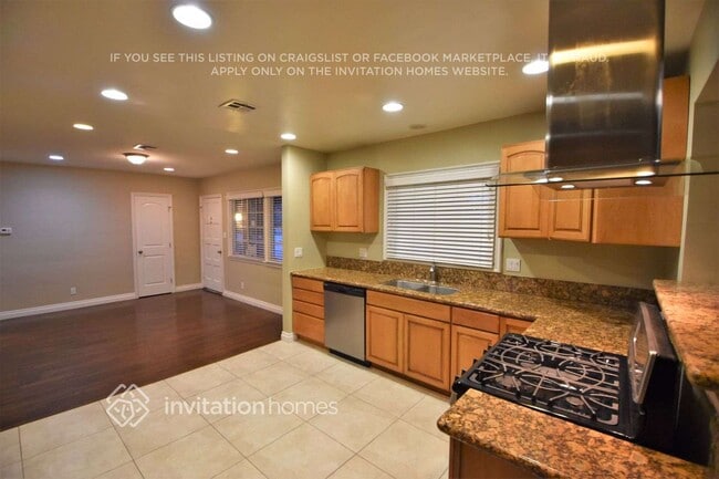 Photo - 7800 Radford Ave