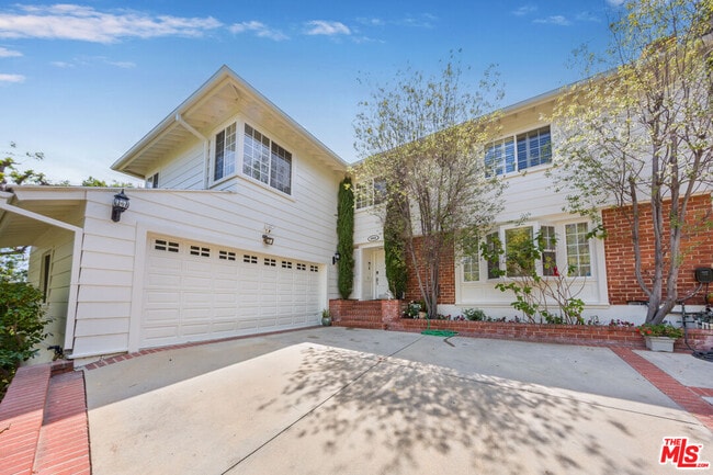 Photo - 9808 Hillgreen Pl