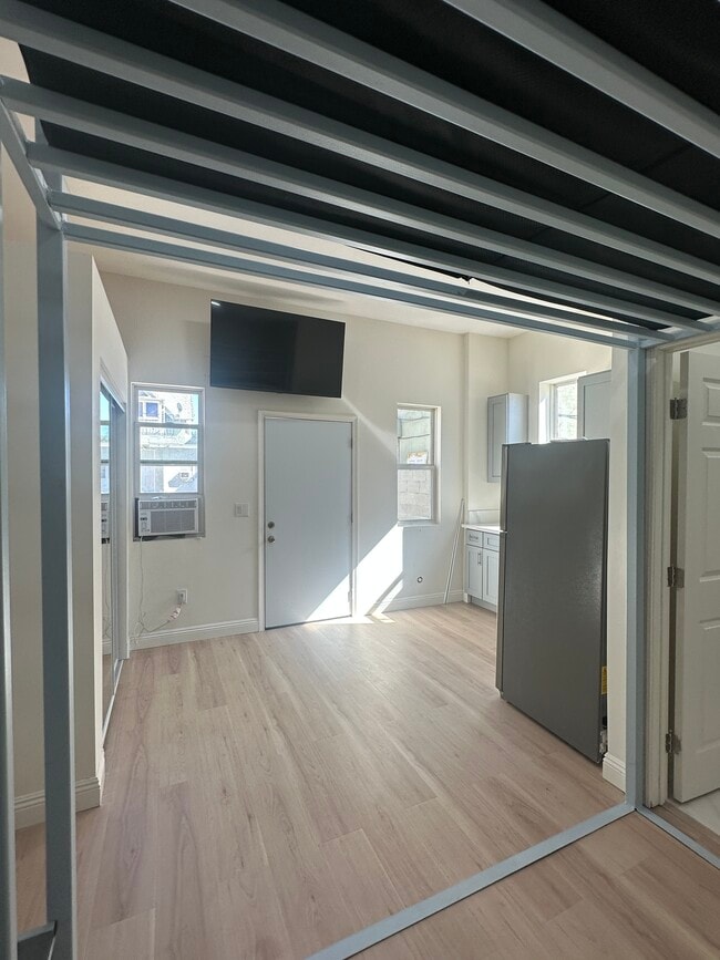 Photo - 1223 Elden Ave