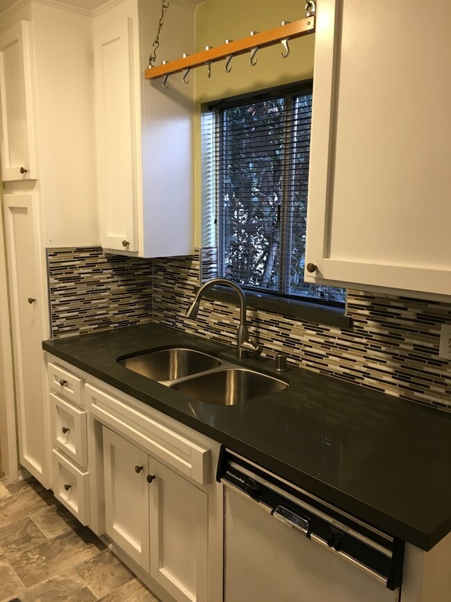 Kitchen - 11550 Nebraska Ave Unit 206