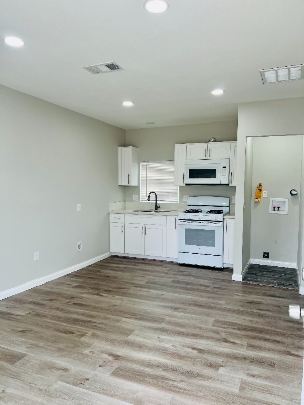 Photo - 21633 Cottonwood Ave