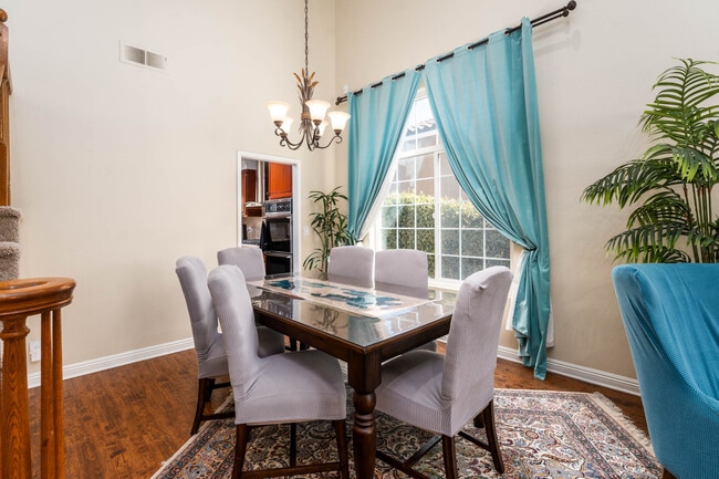 Photo - 2286 Willow Ave