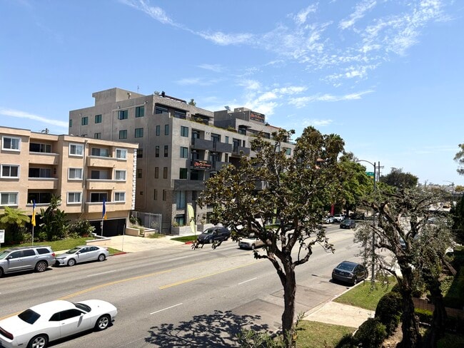 city views - 2445 S Barrington Ave