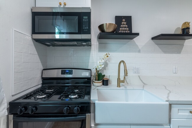 Photo - 6065 Amos Ave