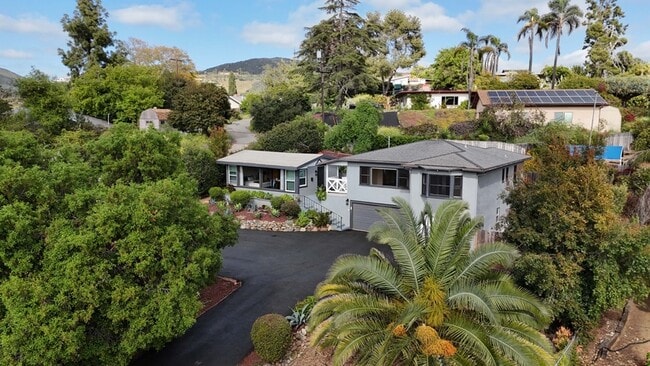 Building Photo - 2136 Foothill Dr