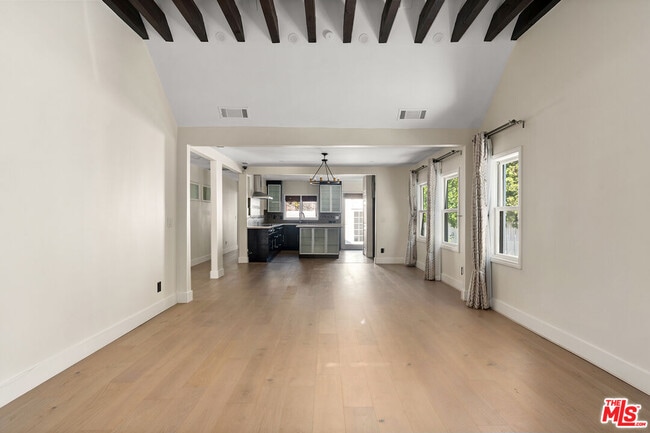 Photo - 8921 Ashcroft Ave