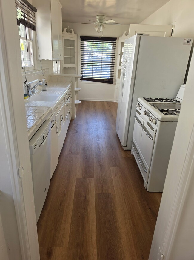 Kitchen - 1407 Bresee Ave