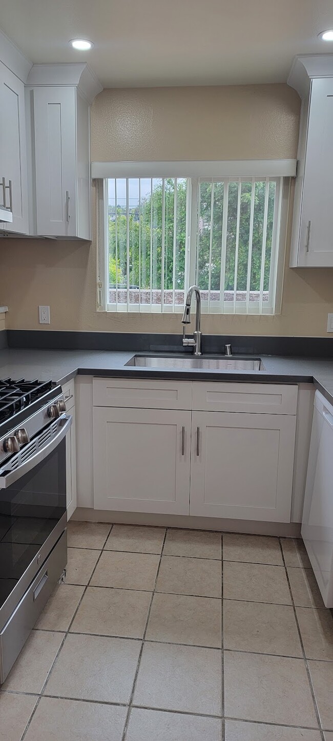 Photo - 1030 E Palmer Ave Unit # 7