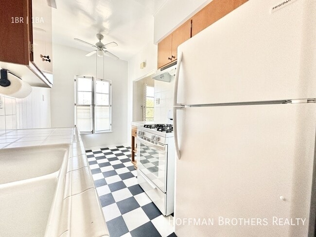 Photo - 5044 Rosewood Ave