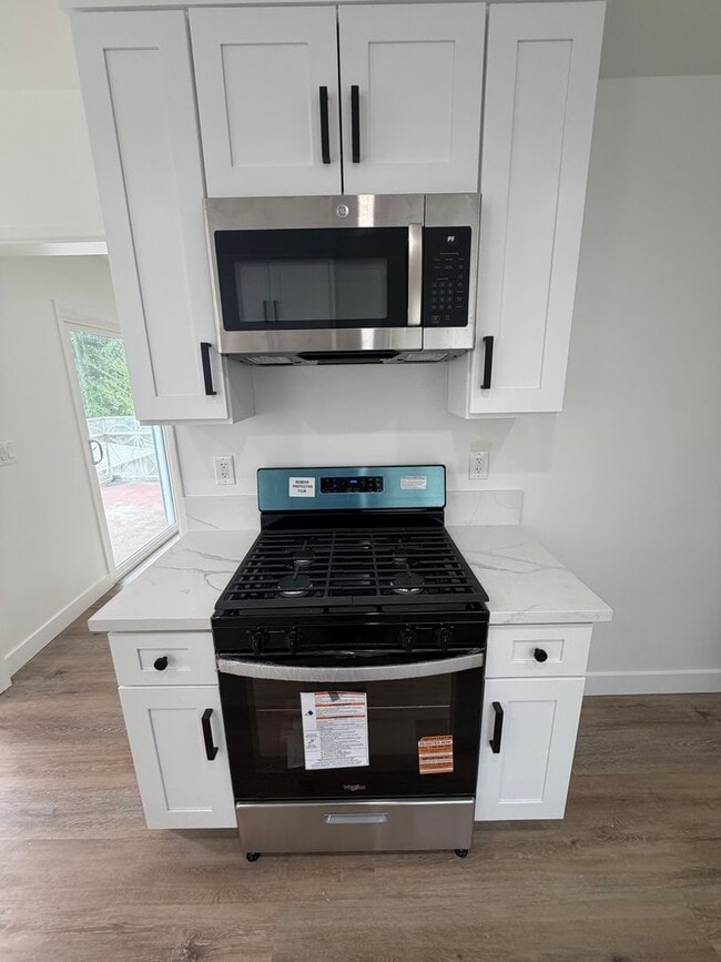 Photo - Toluca West: Brand new unit with backyard! Unit 4913