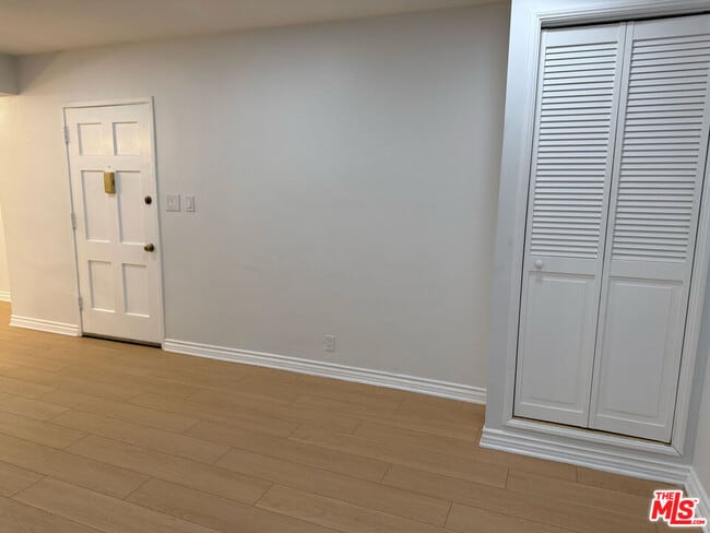 Photo - 4125 W Toluca Lake Ave