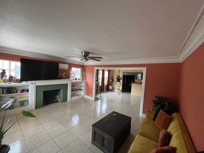 Photo - 4327 Kenwood Ave Unit Front House