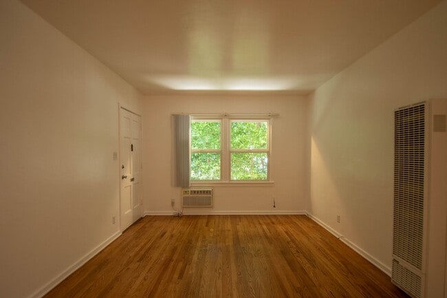 Photo - 14437 Dickens St Unit 14437 1/2