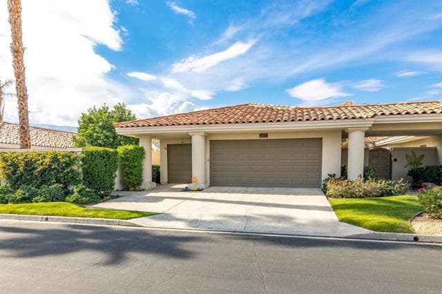 Photo - 54877 Inverness Way