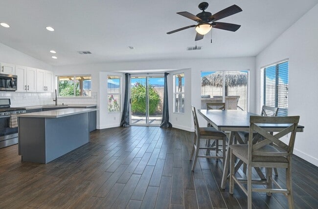 Photo - AVAILABLE NOW!! GORGEOUS 3 Bedroom 2 Bathroom Home in Indio!