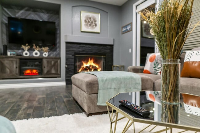 Photo - 1107 Shadowcrest Ln Unit ID1283125P