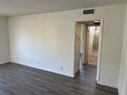 Photo - 10933 Moorpark St