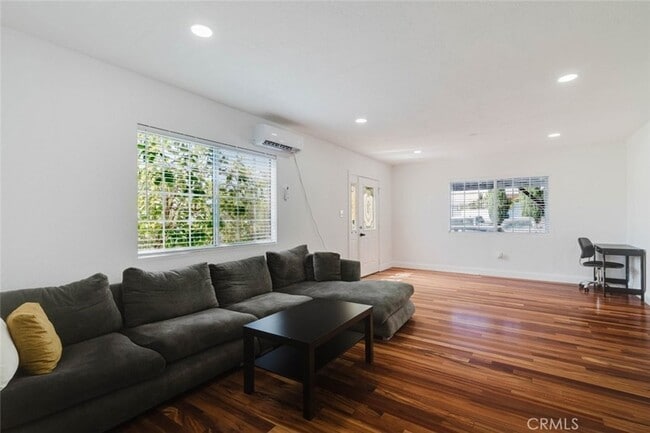 Photo - 13501 Egbert St