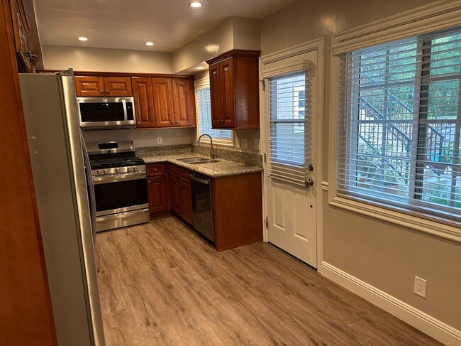 Photo - 32 Esperanza Ave