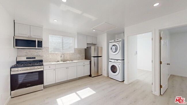 Building Photo - 10550 Collett Ave Rental