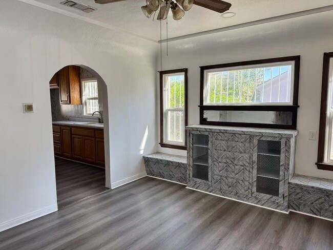 Photo - 1140 S San Antonio Ave
