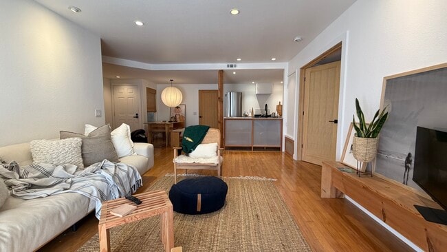 Building Photo - 515 Lands End Way Unit 515 lands end way 177