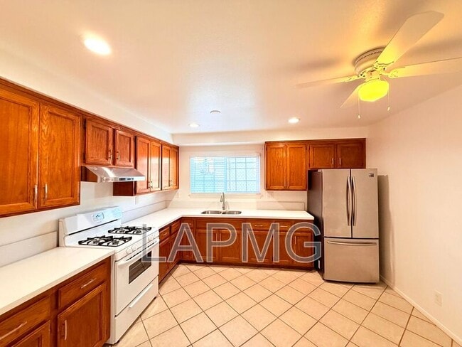 Building Photo - 207 N Mathews St