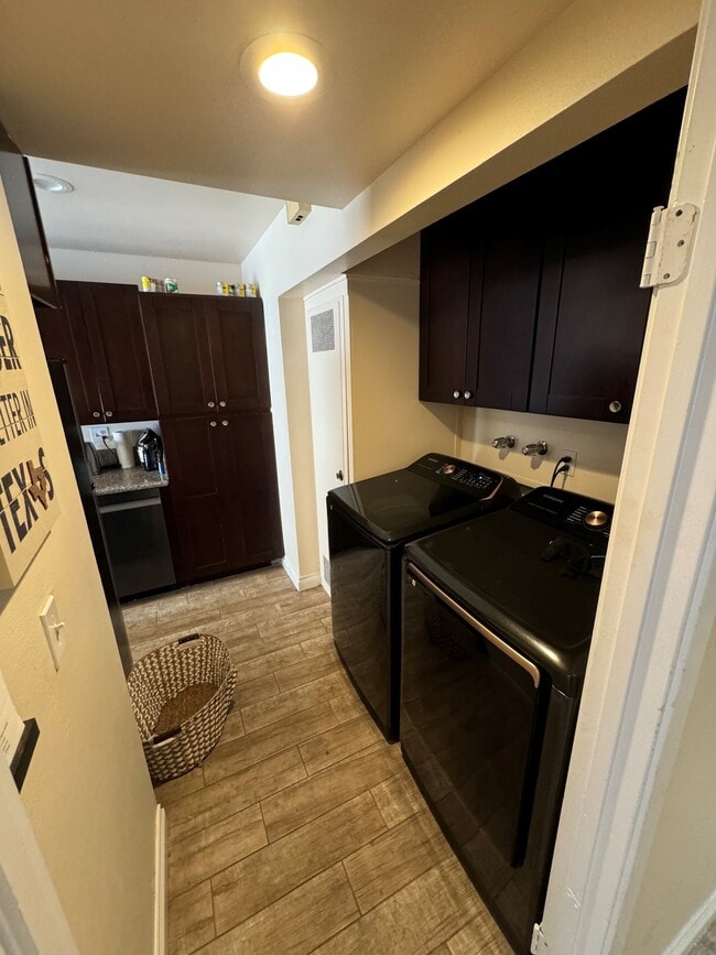 Photo - 440 Parkside Dr