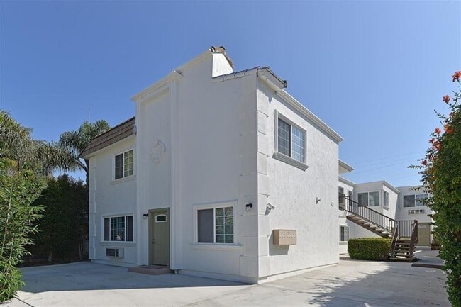 Luxury Upstairs 2 Bedroom Apartment in La ... - Luxury Upstairs 2 Bedroom Apartment in La ... Unit 4