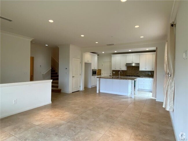 Building Photo - 32 Ovation Rental