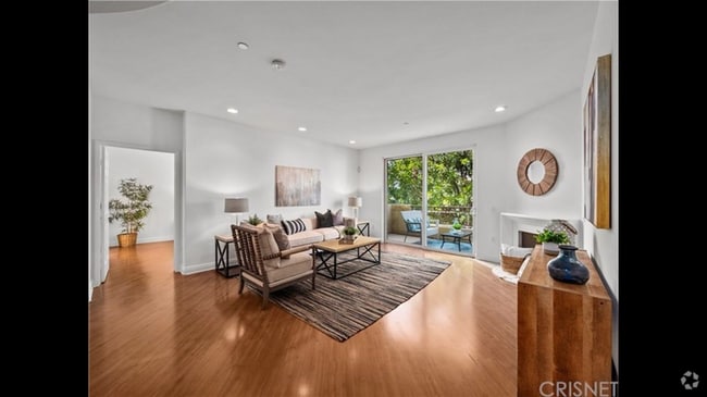 Building Photo - 5703 Laurel Canyon Blvd Unit 205 Rental