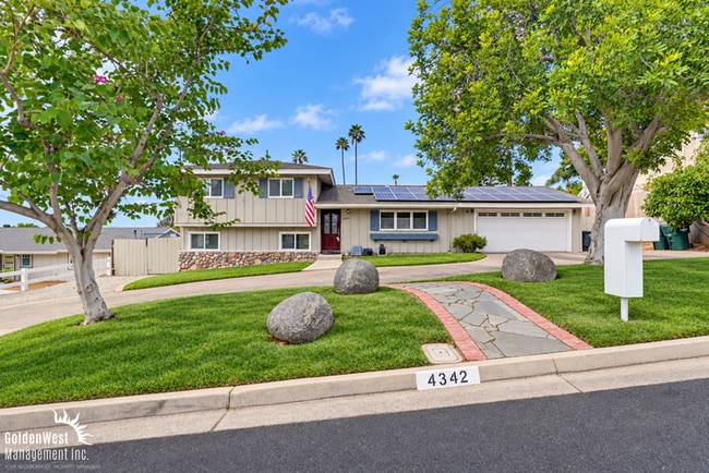 Building Photo - Beautifully Updated 4Bdm 3Ba Home with Private Pool & 2-Car Garage in Mount Helix!