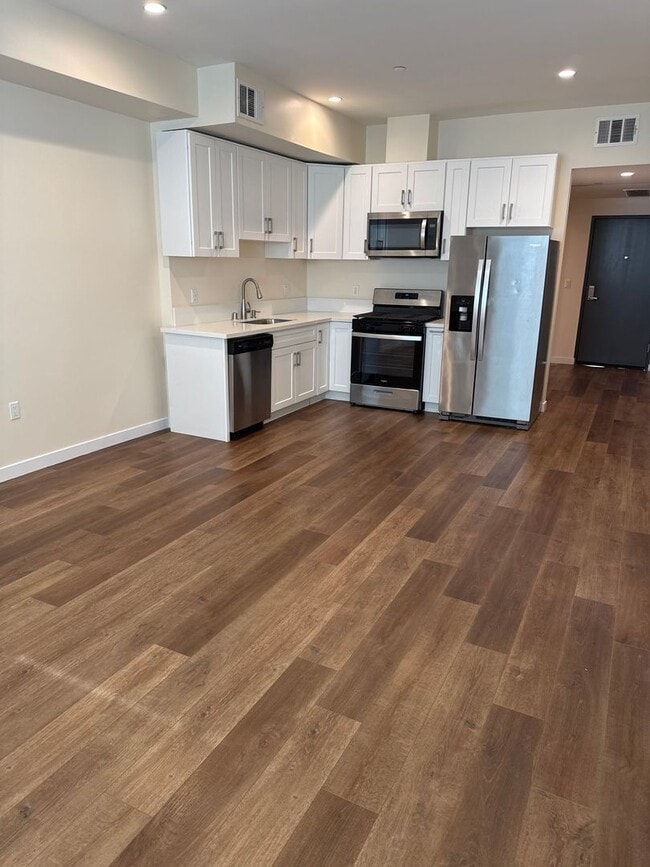 Photo - The Hamilton