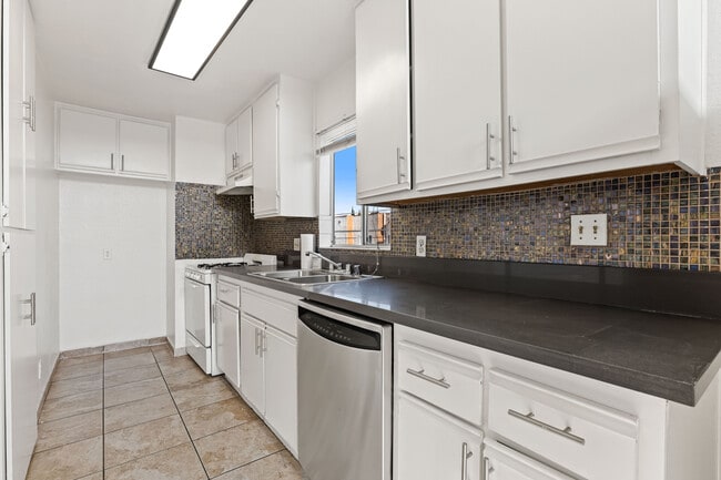 Photo - 1540 S Fairfax Ave