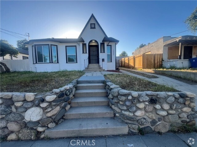 Building Photo - 10322 Plainview Ave Rental