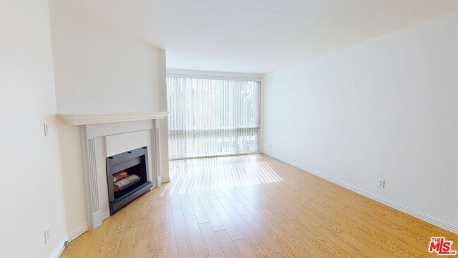 Photo - 12830 Burbank Blvd Unit 107